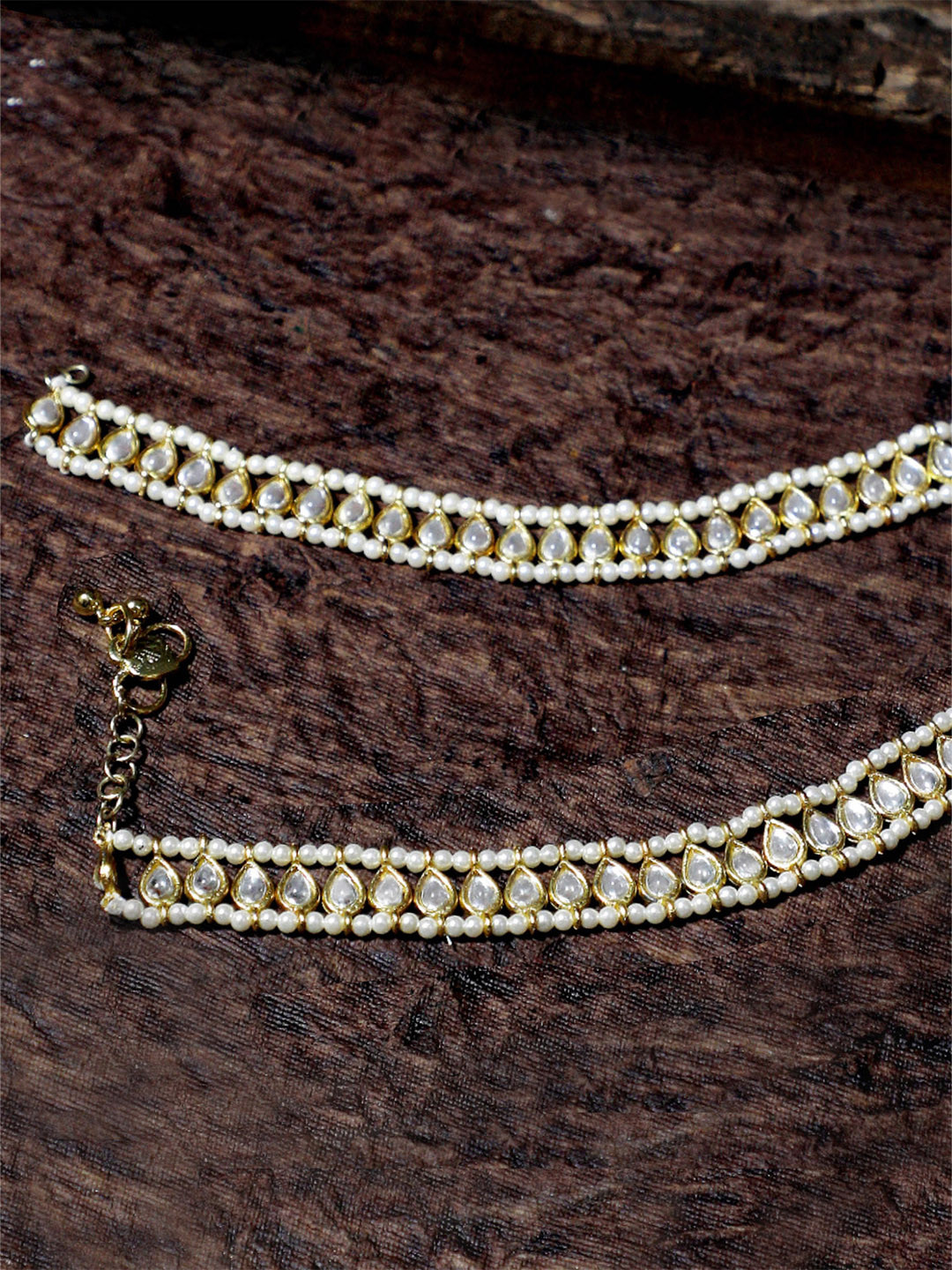 

KARATCART Set Of 2 Gold-Plated White Kundan-Studded & Beaded Handcrafted Anklets