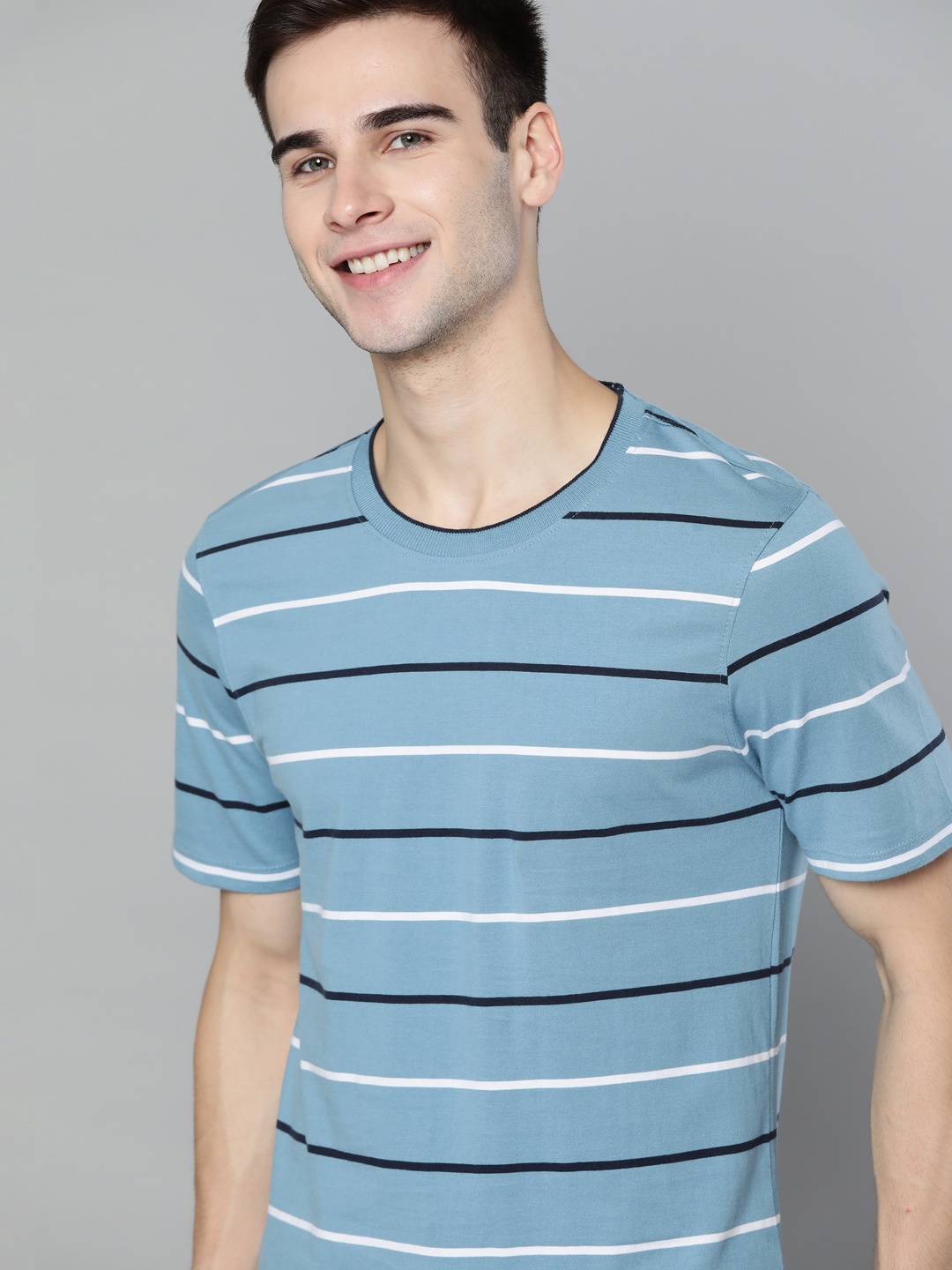 

Mast & Harbour Men Blue & White Pure Cotton Wardrobe Essentials Striped T-shirt