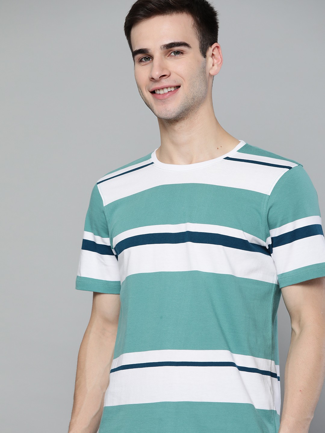 

Mast Harbour Men Green White Striped Pure Cotton Handcrafted Pure Cotton T-shirt