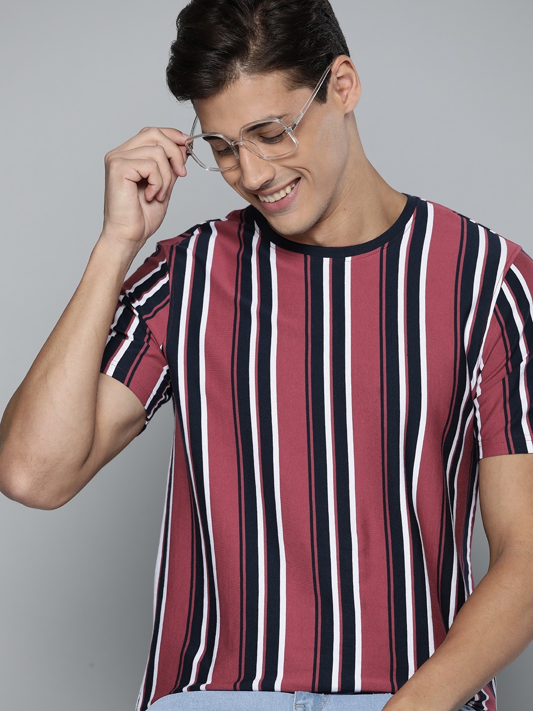 

Mast Harbour Men Pink Navy Blue Pure Cotton Striped Pure Cotton T-shirt