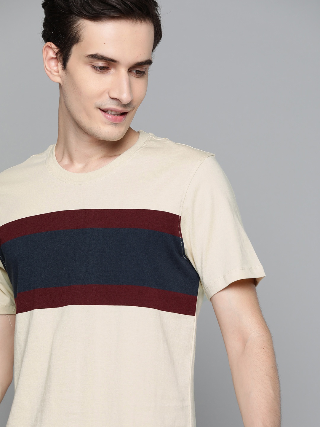 

Mast & Harbour Men Beige & Navy Blue Colourblocked Pure Cotton T-shirt