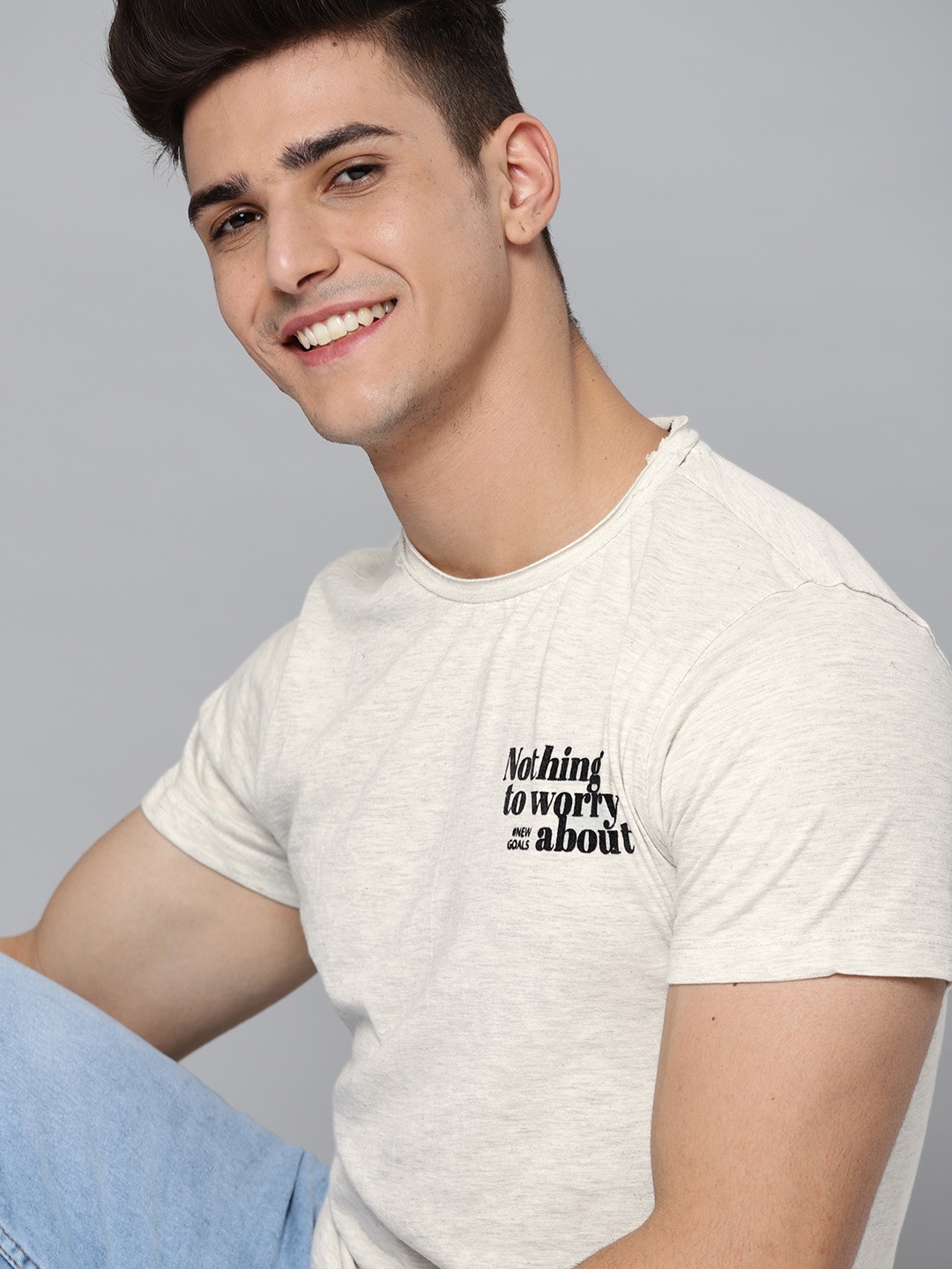 

M&H Easy Men Grey Melange Pure Cotton Solid T-shirt