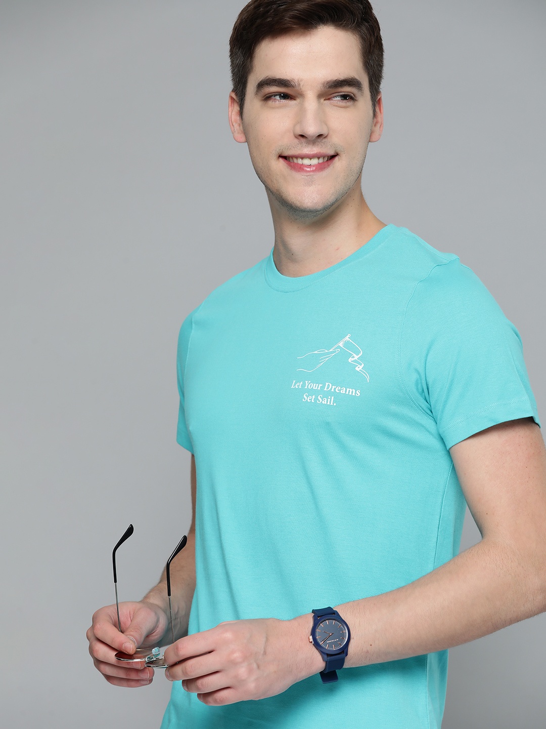 

Mast & Harbour Men Blue Handcrafted Solid T-shirt