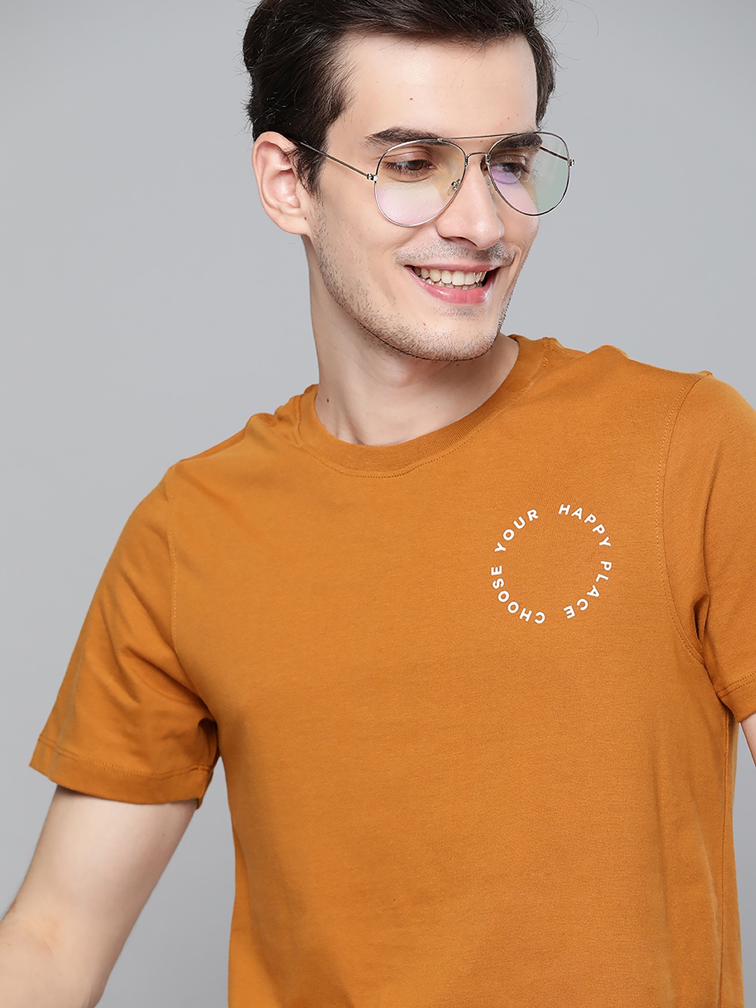 

Mast & Harbour Men Mustard Yellow Printed Detail Pure Cotton T-shirt