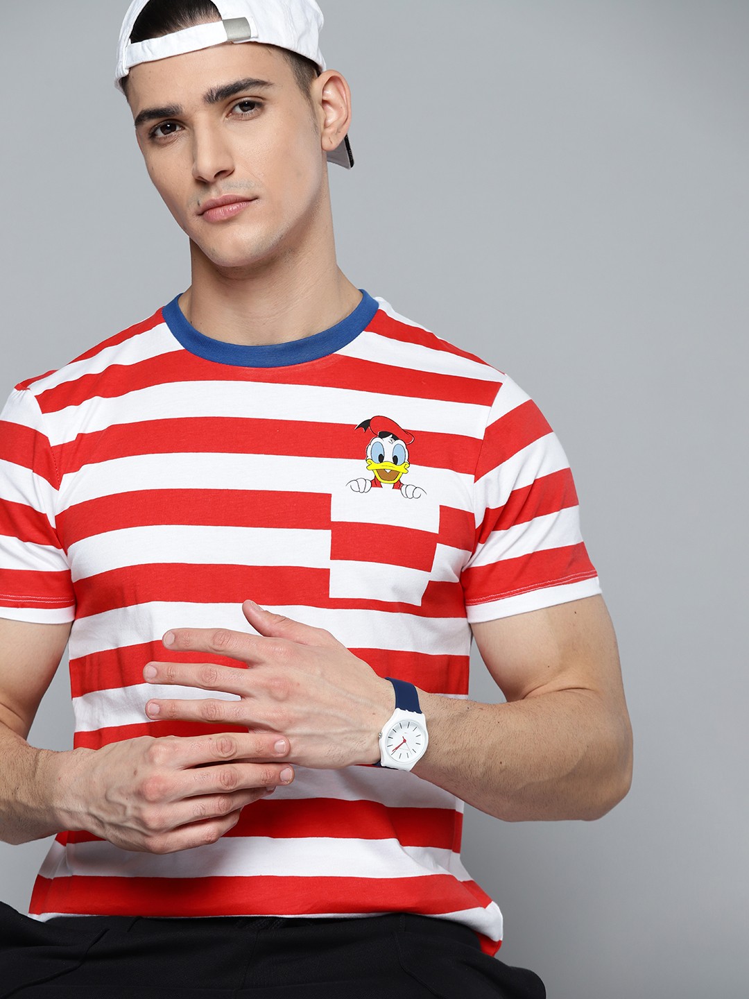 

Kook N Keech Disney Men Red & White Pure Cotton Donald Duck Printed T-shirt