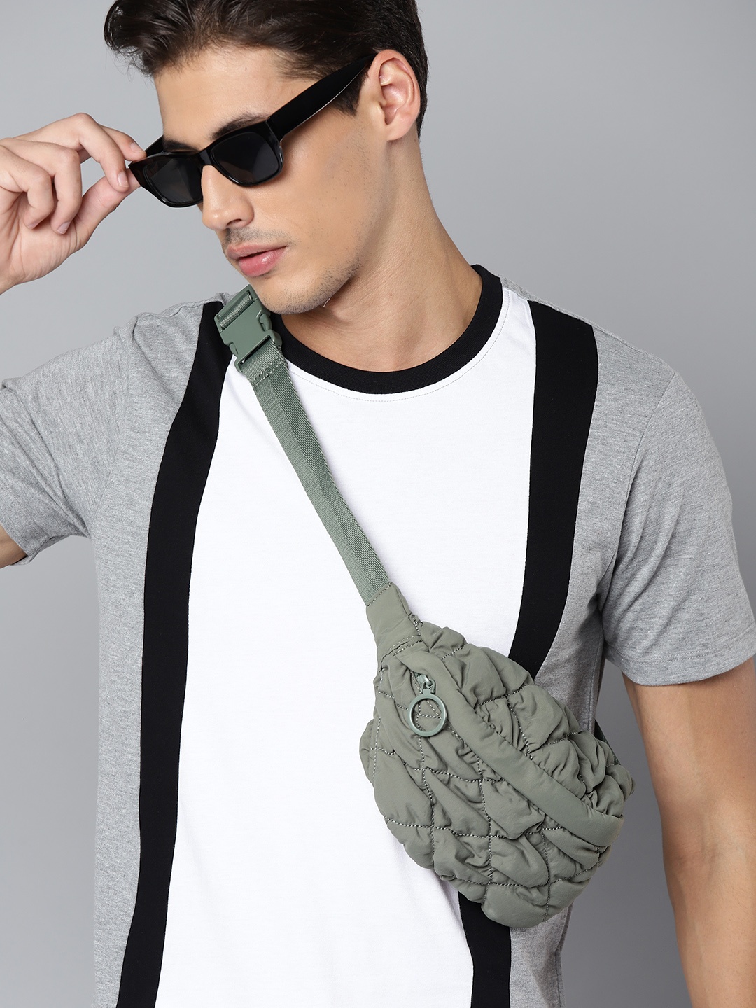 

Kook N Keech Men Grey Melange White Colourblocked Pure Cotton T-shirt