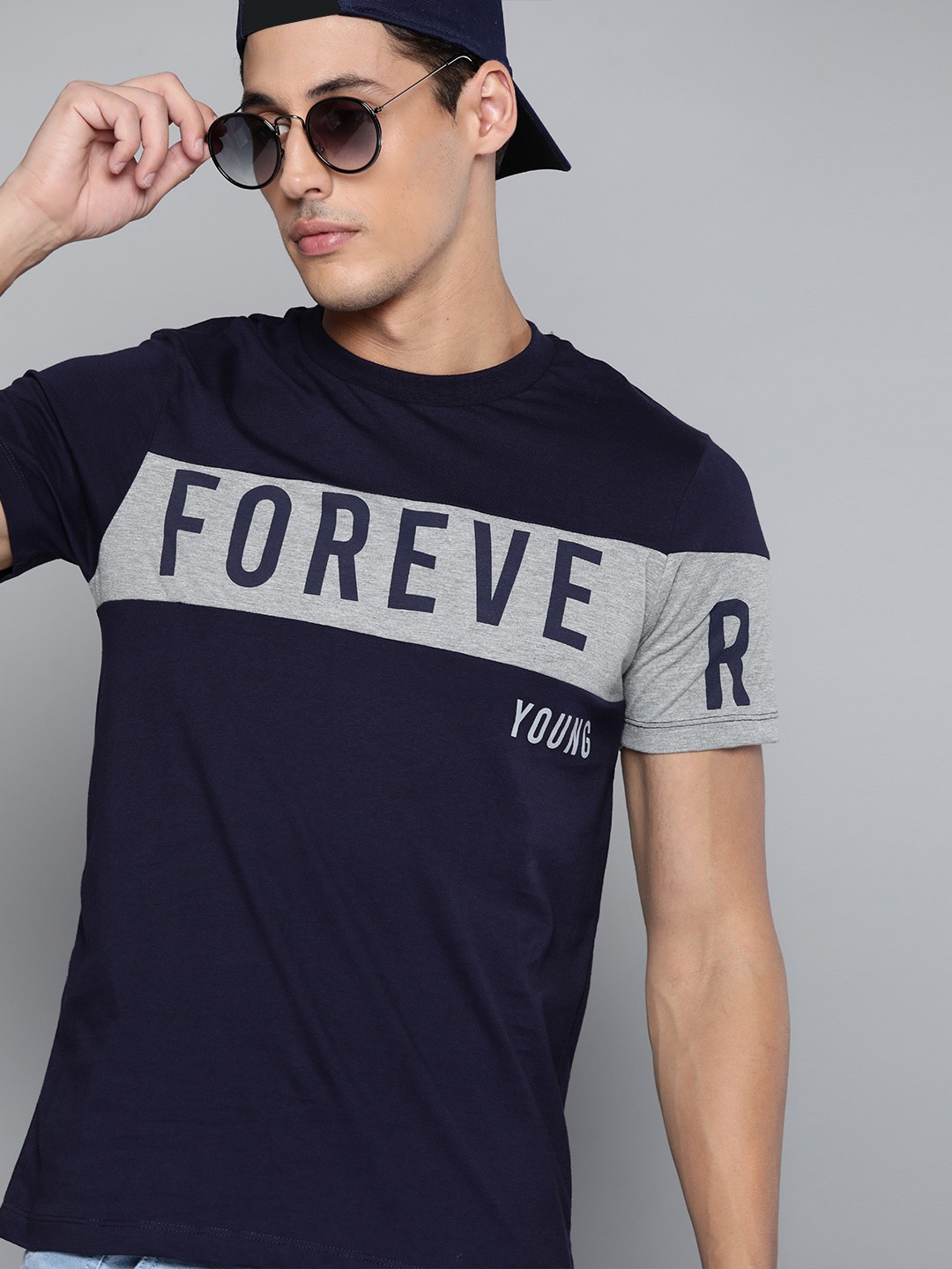 

Kook N Keech Men Navy Blue & Grey Melange Pure Cotton Typography Printed T-shirt