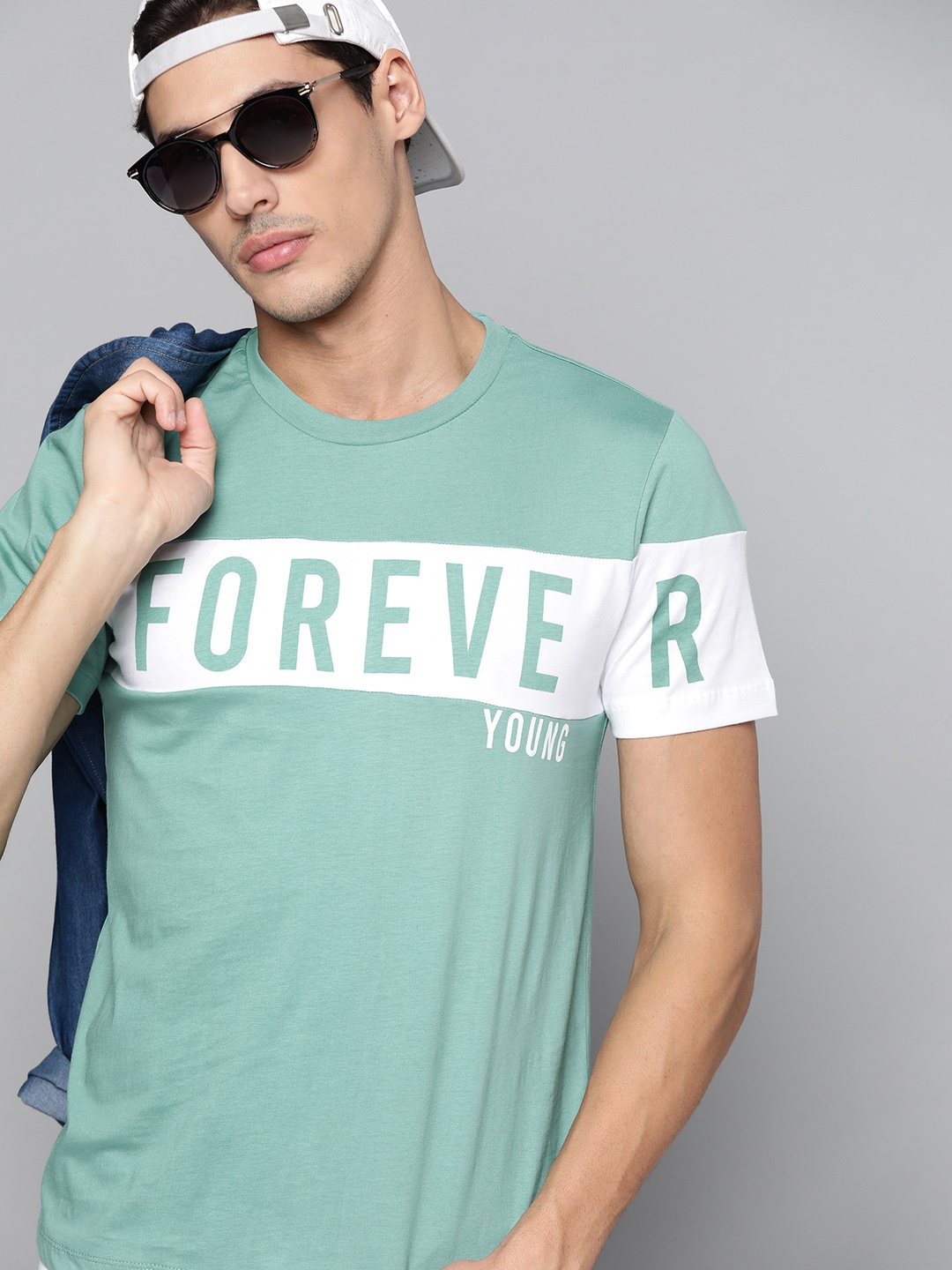 

Kook N Keech Men Sea Green & White Pure Cotton Typography Printed T-shirt