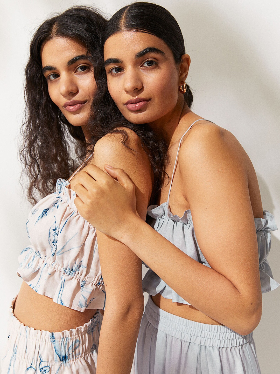 

H&M Women Beige & Blue Printed Cropped Strappy Top