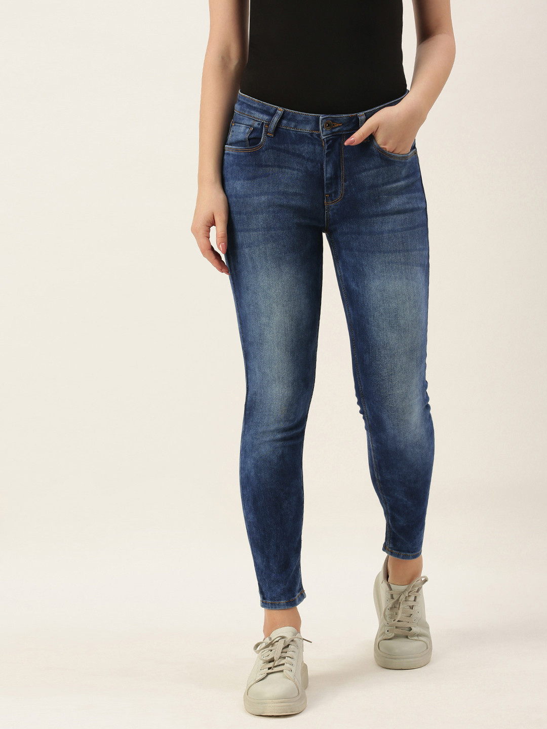 

Flying Machine Women Blue Skinny Fit Heavy Fade Stretchable Jeans