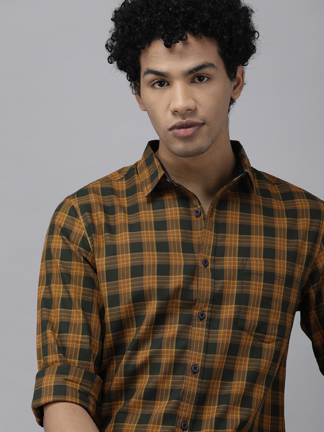 

Roadster Men Yellow & Green Checked Casual Shirt