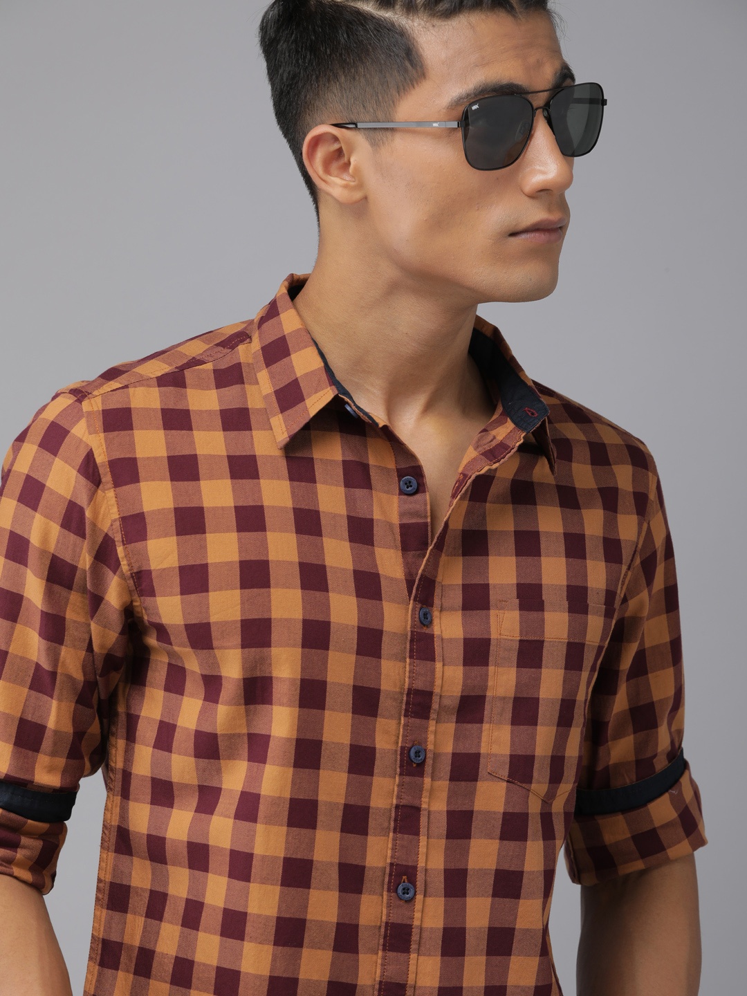 

Roadster Men Maroon & Beige Gingham Checks Opaque Checked Casual Shirt