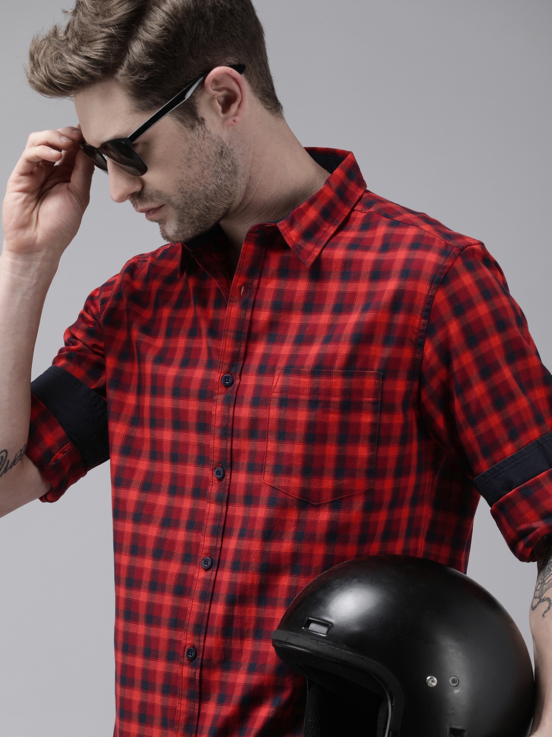 

Roadster Men Red Gingham Checked Pure Cotton Casual Shirt