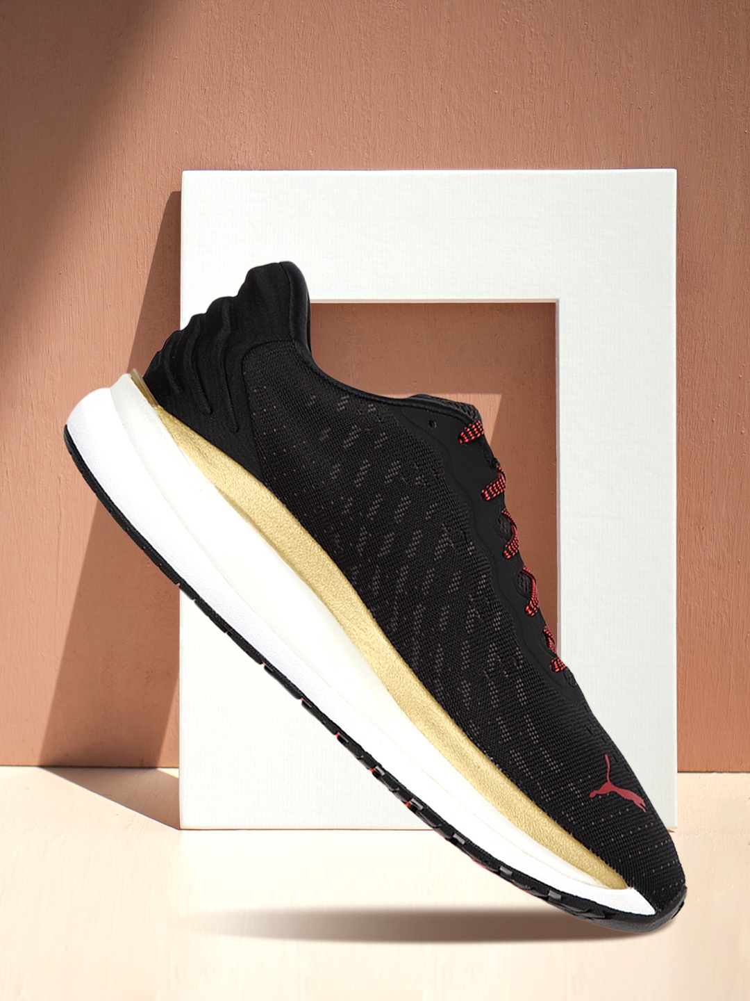 

Puma Women Black & Red Magnify Nitro Running Shoes