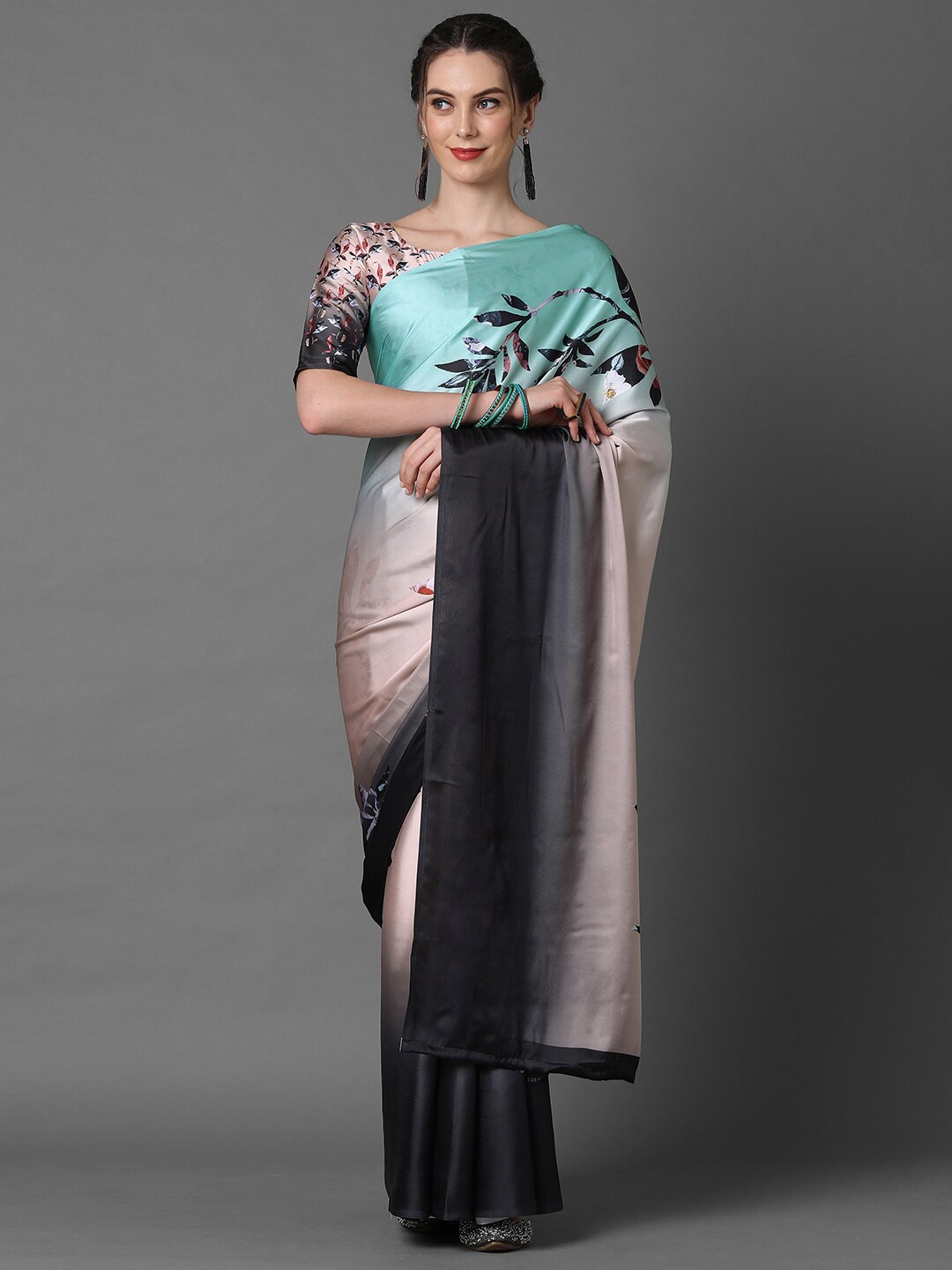

Mitera Black & Peach-Coloured Floral Printed Saree