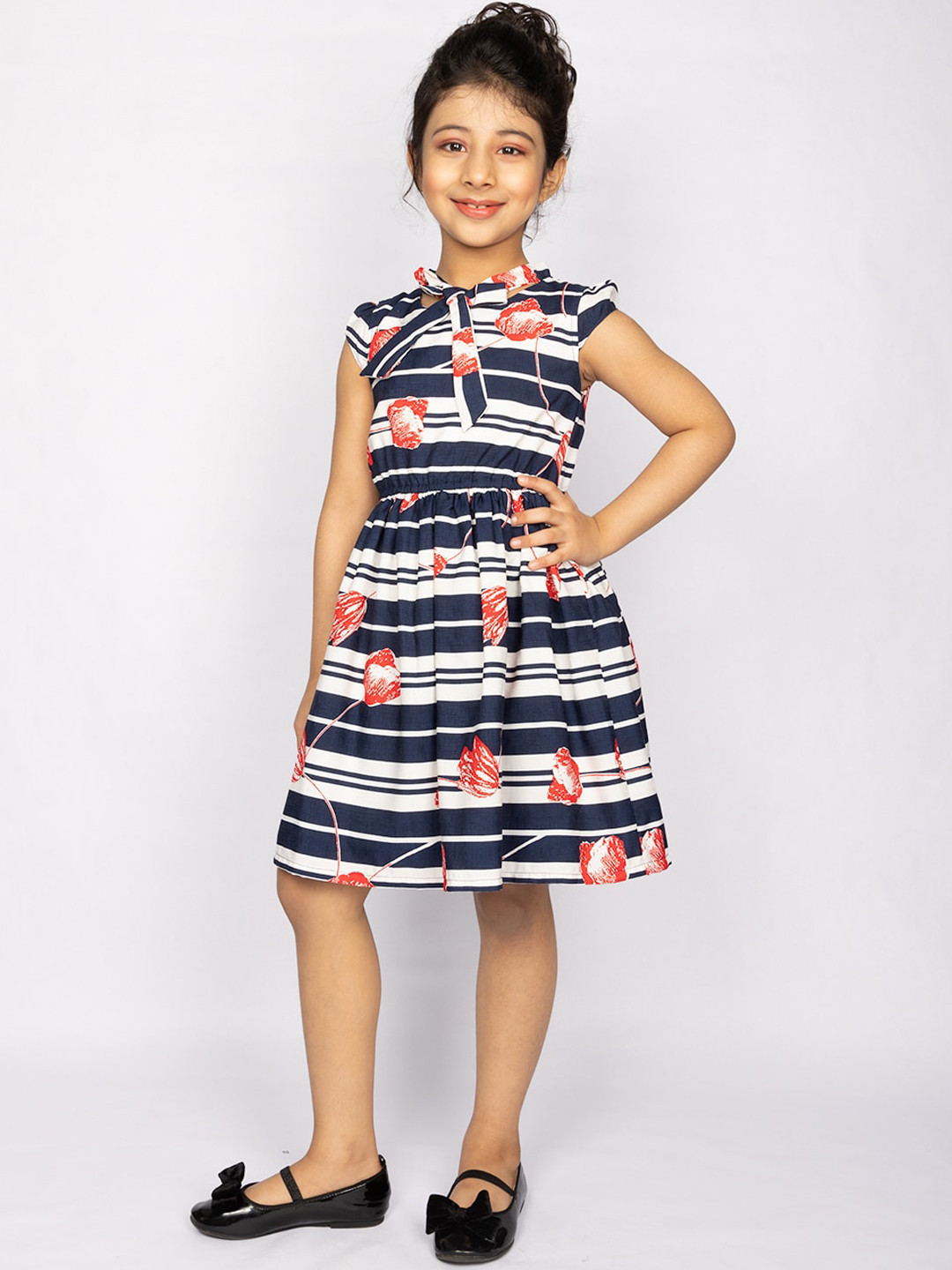 

Peppermint Navy Blue & Red Floral Tie-Up Neck Dress
