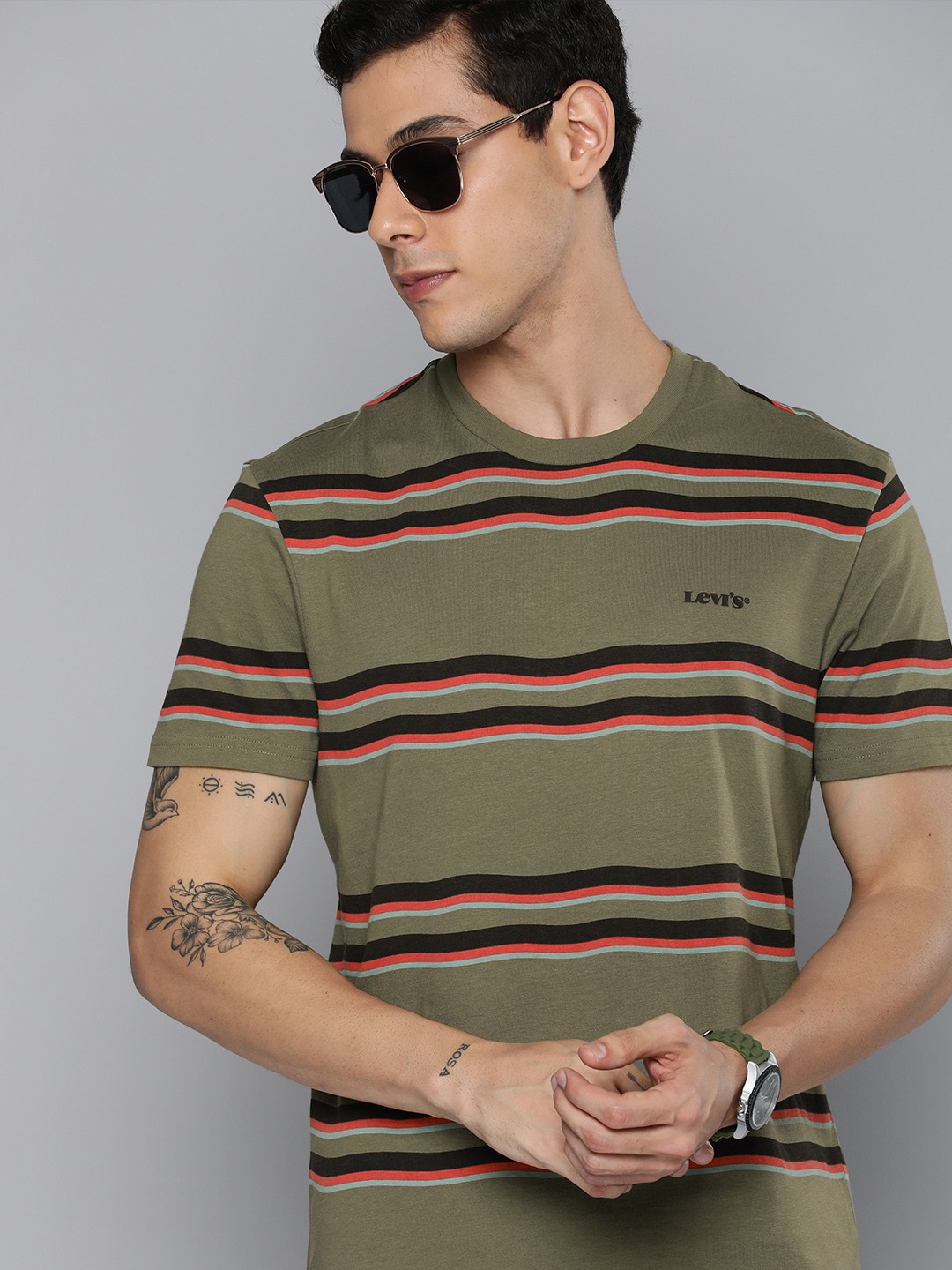 

Levis Men Olive Green & Multicoloured Striped Slim Fit Pure Cotton Casual T-shirt