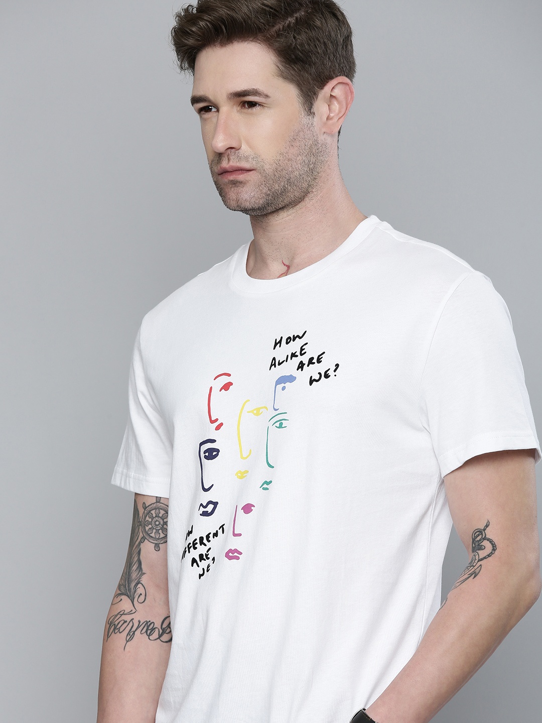 

Levis Men White Typography Printed T-shirt