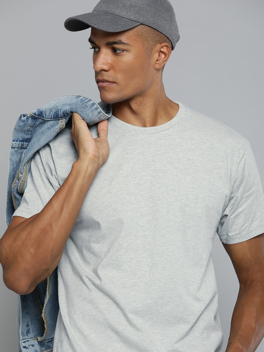 

Levis Men Grey Melange Pure Cotton T-shirt