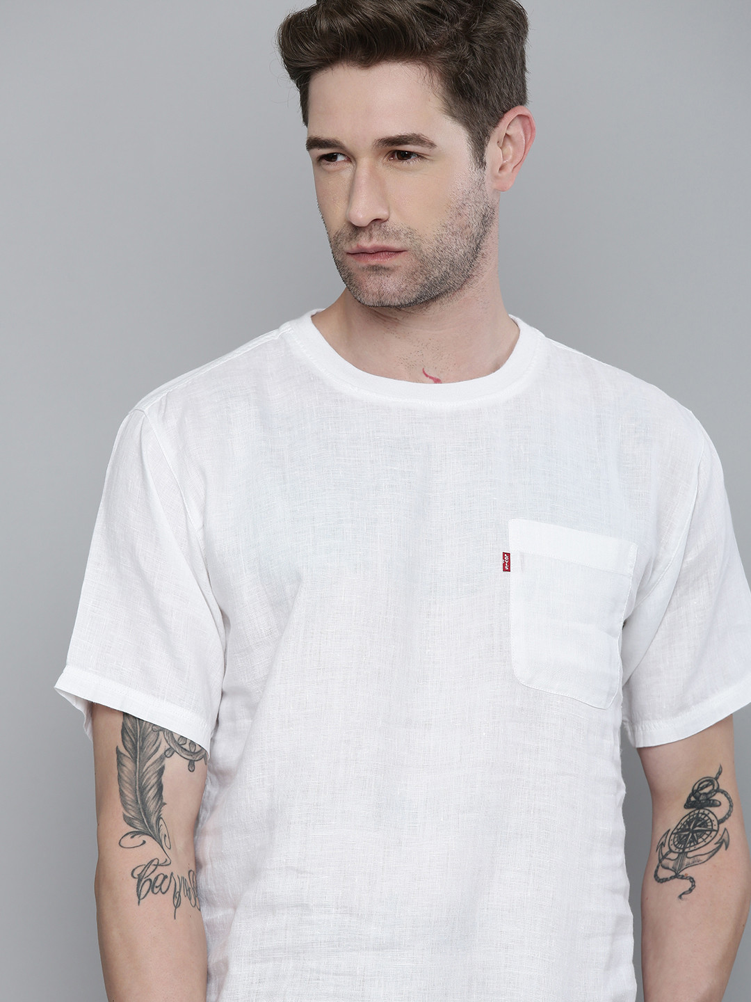 

Levis Men White Linen T-shirt