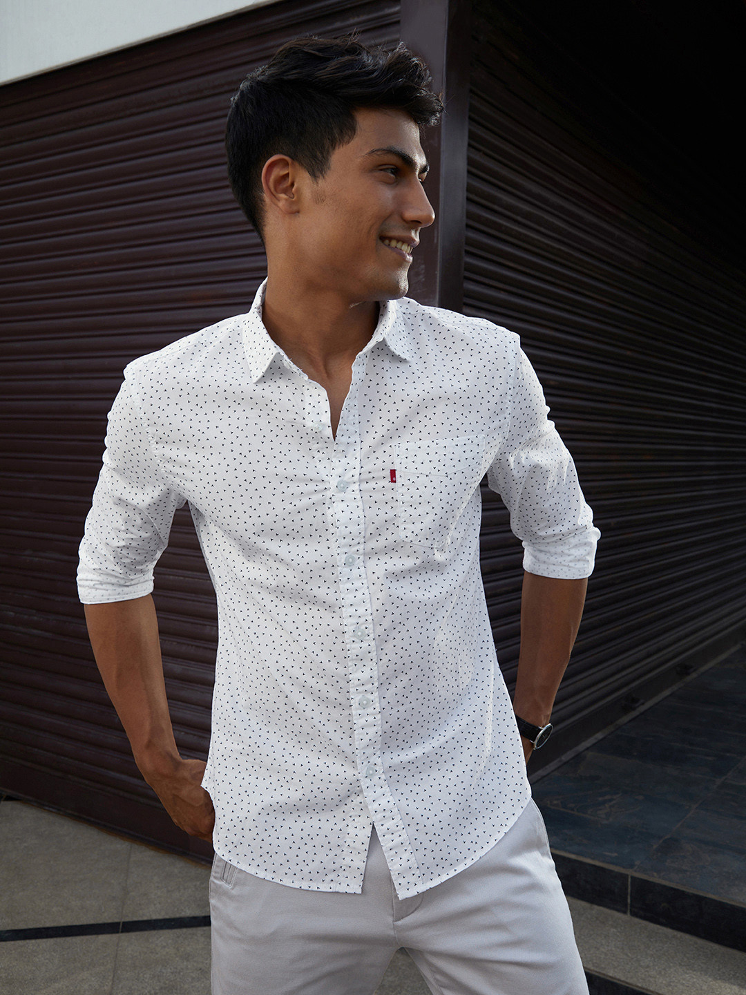 

Levis Men White Slim Fit Printed Pure Cotton Casual Shirt