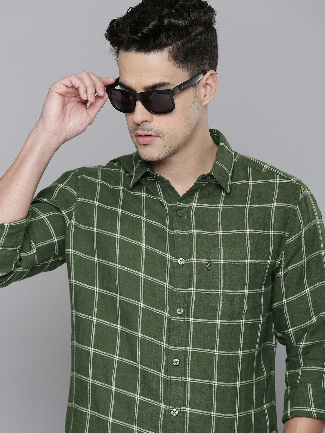 

Levis Men Slim Fit Grid Tattersall Checked Pure Linen Casual Shirt, Green