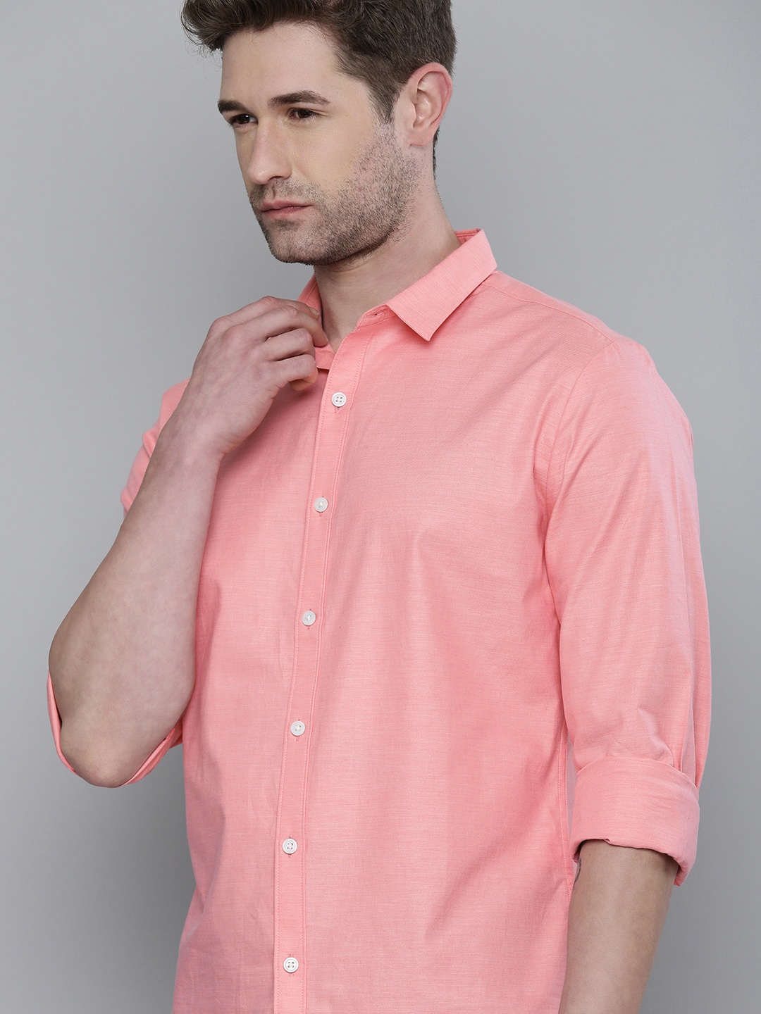 

Levis Men Pink Slim Fit Solid Cotton Casual Shirt