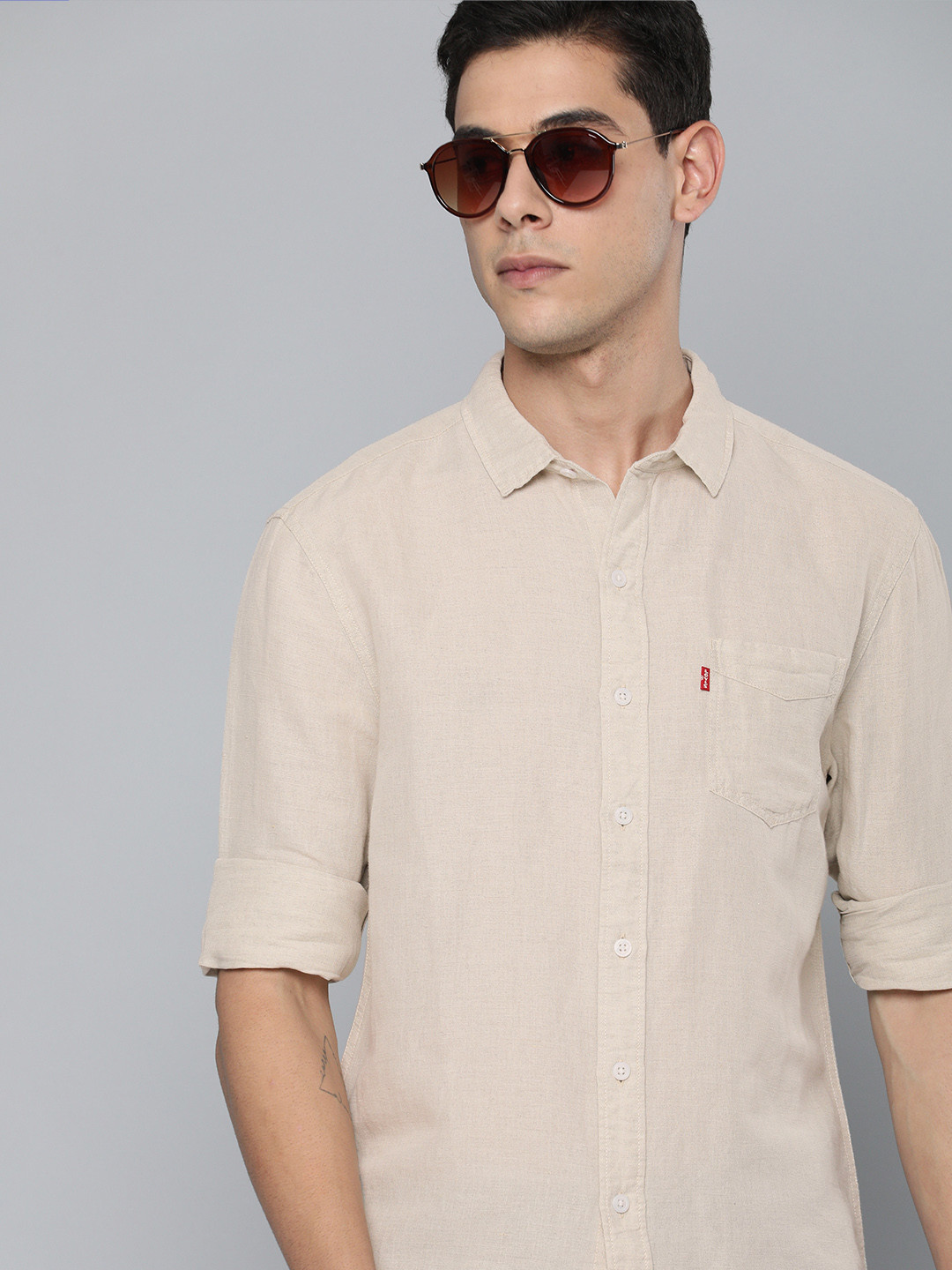 

Levis Men Pink Slim Fit Opaque Solid Casual Shirt