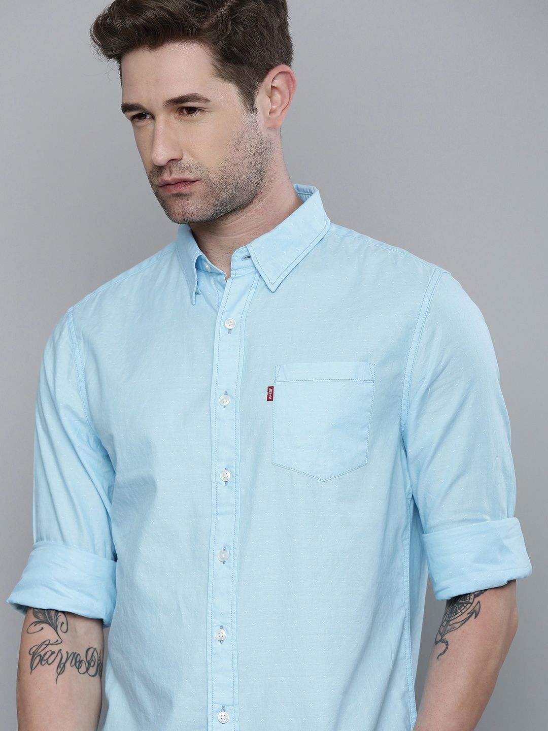 

Levis Men Sky Blue Solid Slim Fit Pure Cotton Casual Shirt