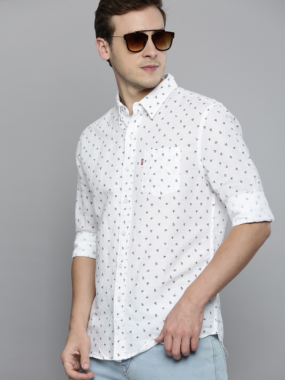 

Levis Men White Slim Fit Floral Opaque Printed Casual Shirt