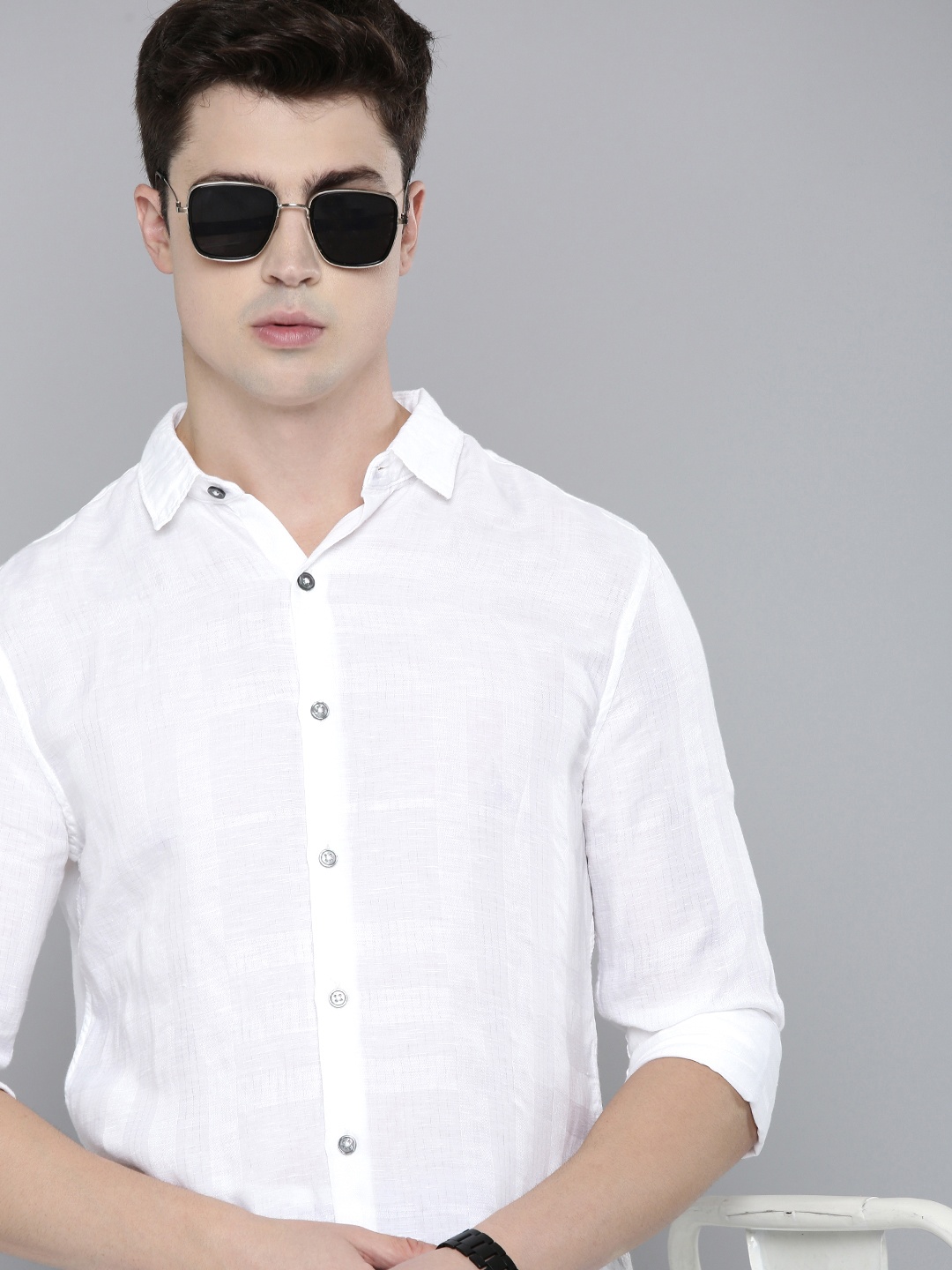 

Levis Men White Slim Fit Checked Casual Shirt