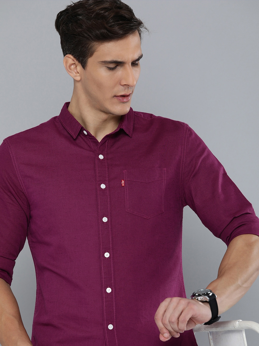 

Levis Men Purple Solid Slim Fit Casual Shirt