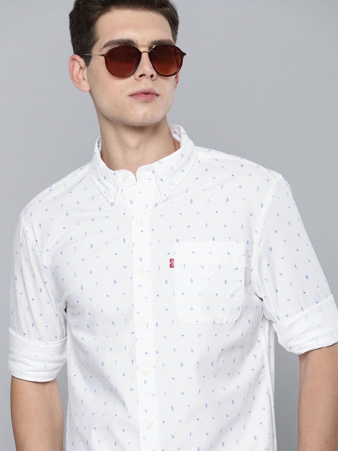 

Levis Men White & Blue Slim Fit Opaque Micro Ditsy Printed Casual Shirt