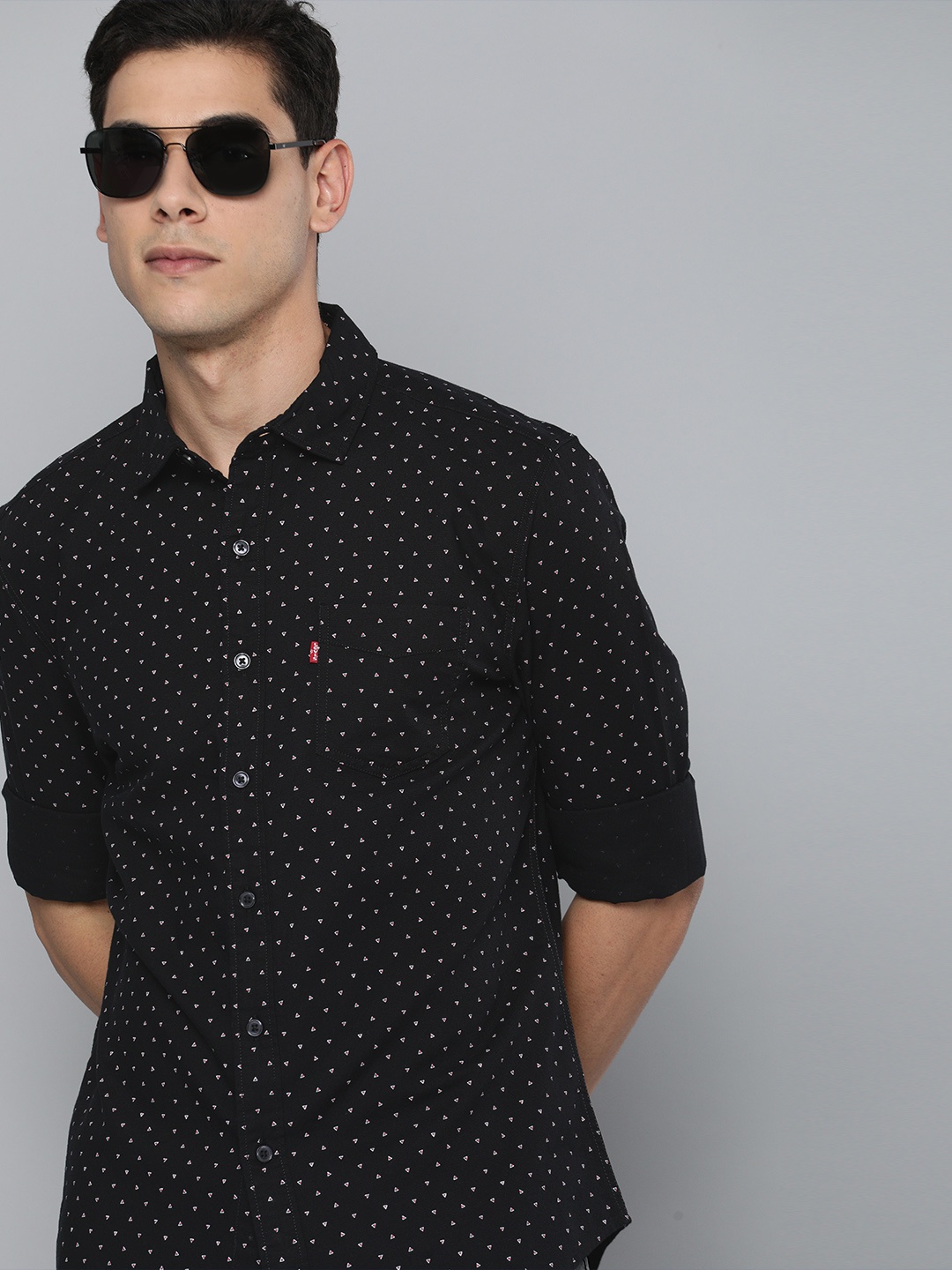 

Levis Men Black Slim Fit Geometric Printed Opaque Pure Cotton Party Shirt