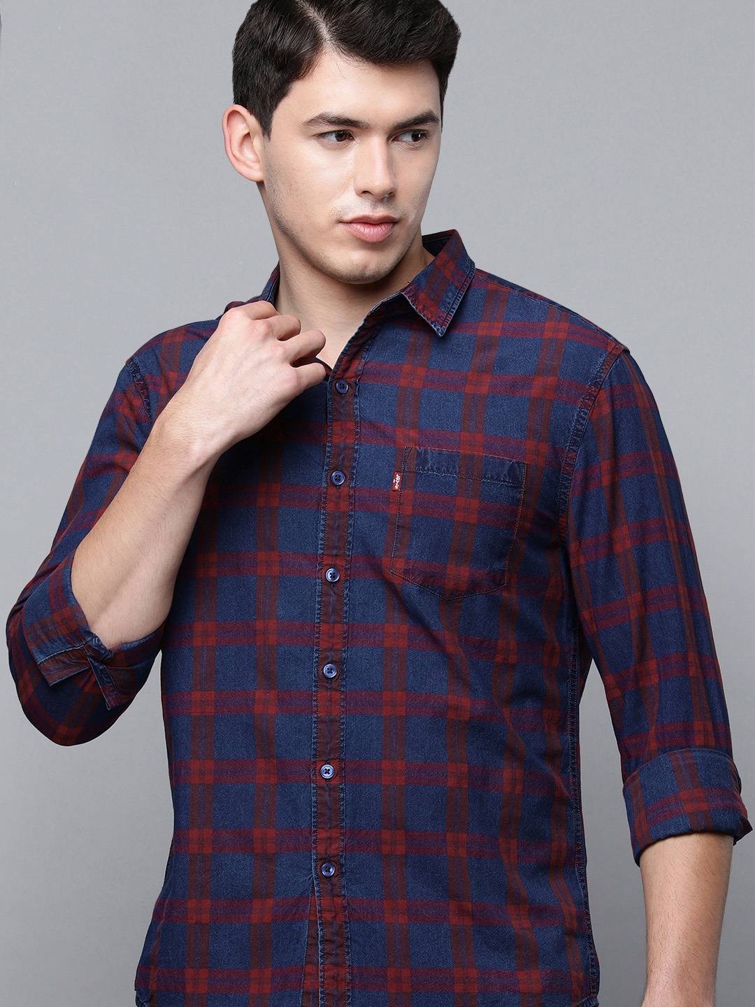 

Levis Men Red& Navy Blue & Red Checked Slim Fit Casual Shirt