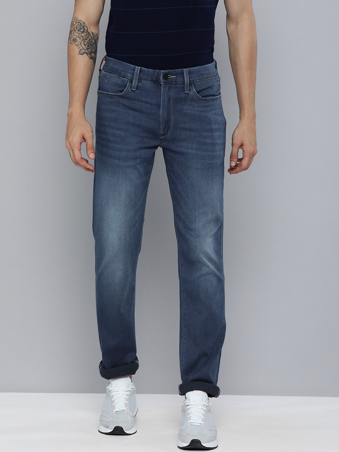 

Levis 511 Redloop Men Blue Slim Fit Mid-Rise Clean Look Light Fade Stretchable Jeans
