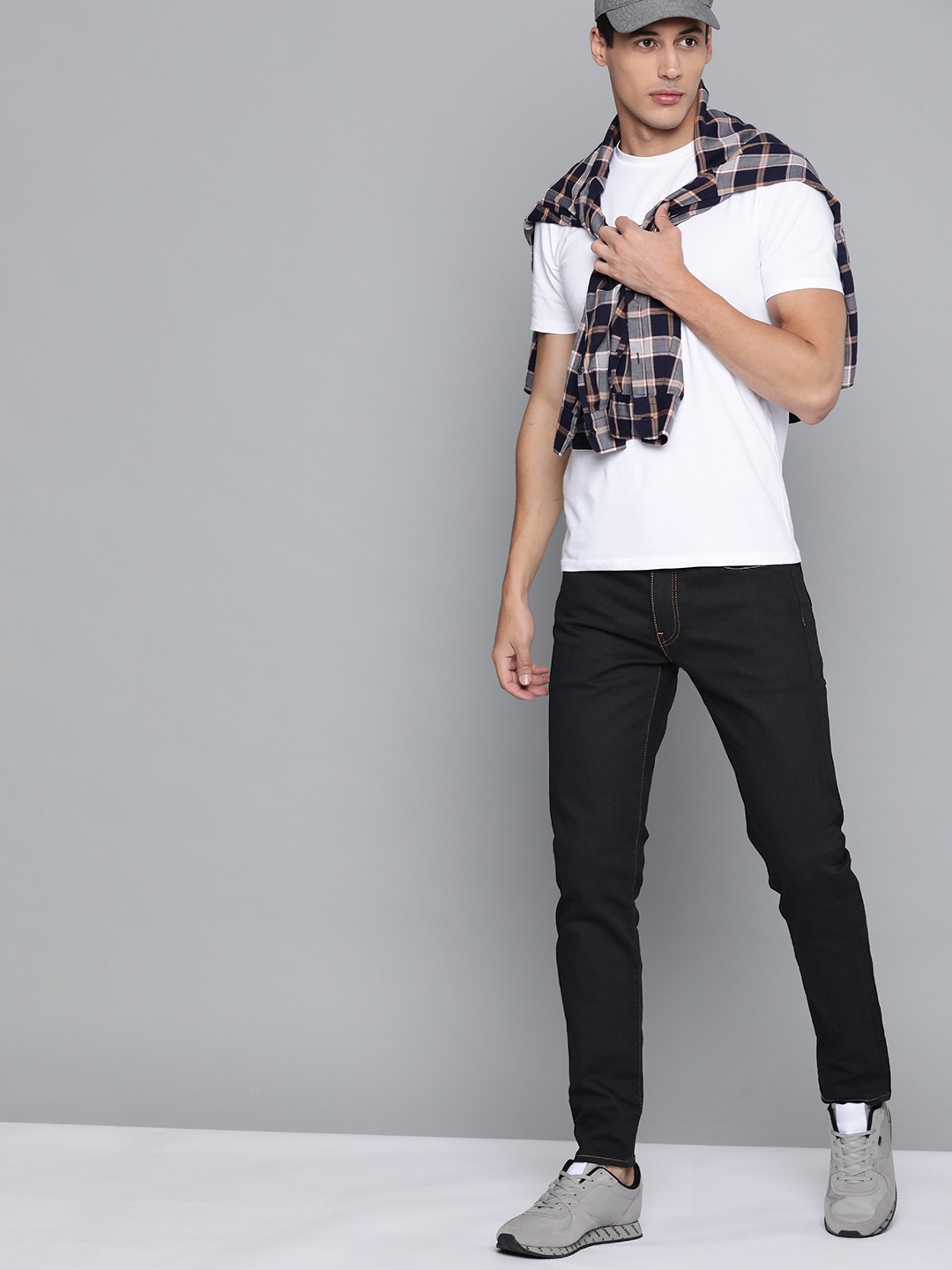 

Levis Men Black 512 Slim Tapered Fit Mid-Rise Stretchable Jeans
