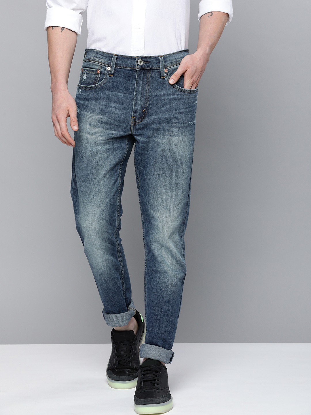 

Levis Men Blue 512 Slim Tapered Fit Light Fade Stretchable Jeans
