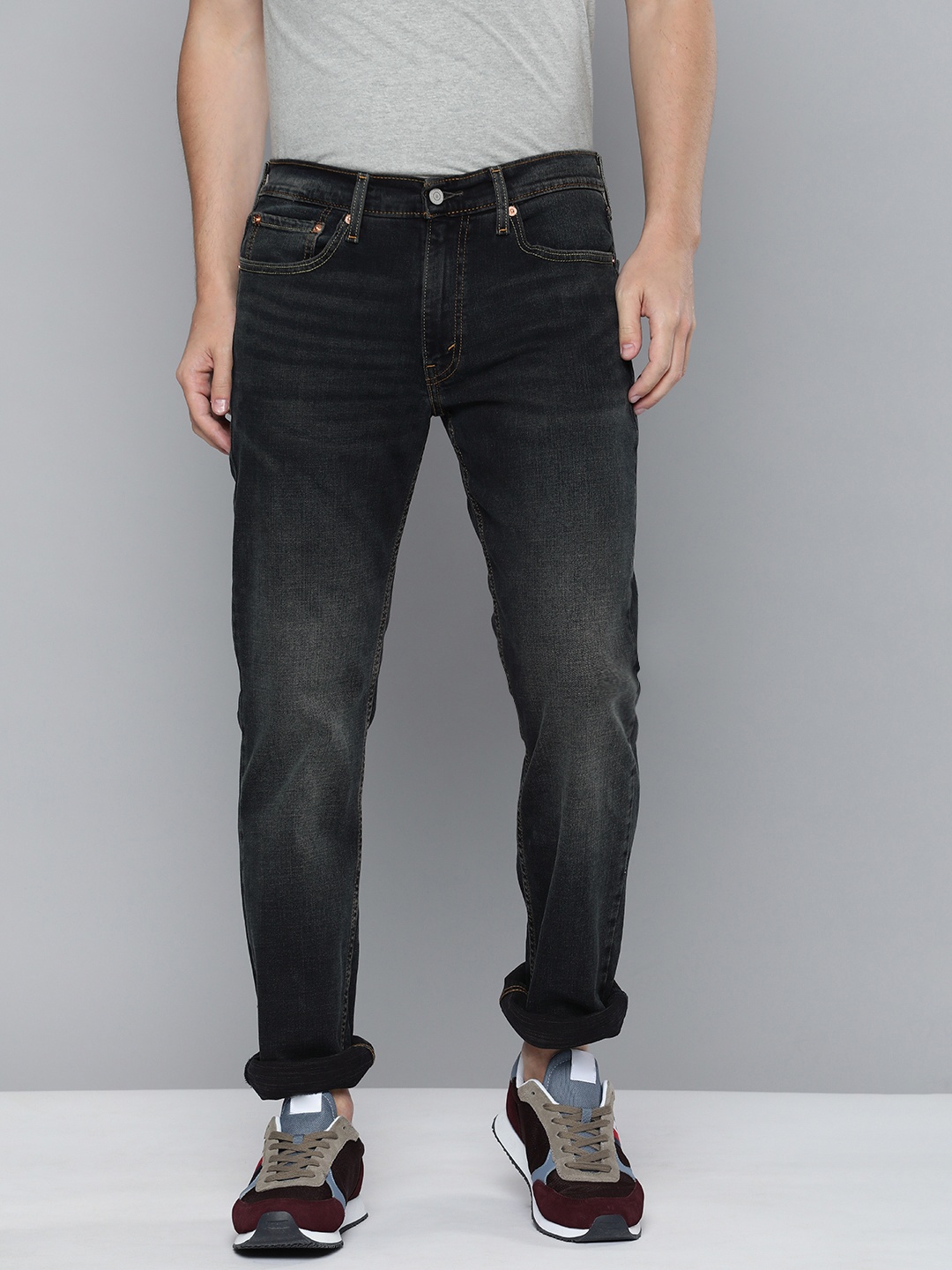 

Levis Men Charcoal Slim Fit Mid-Rise Heavy Fade Stretchable Jeans