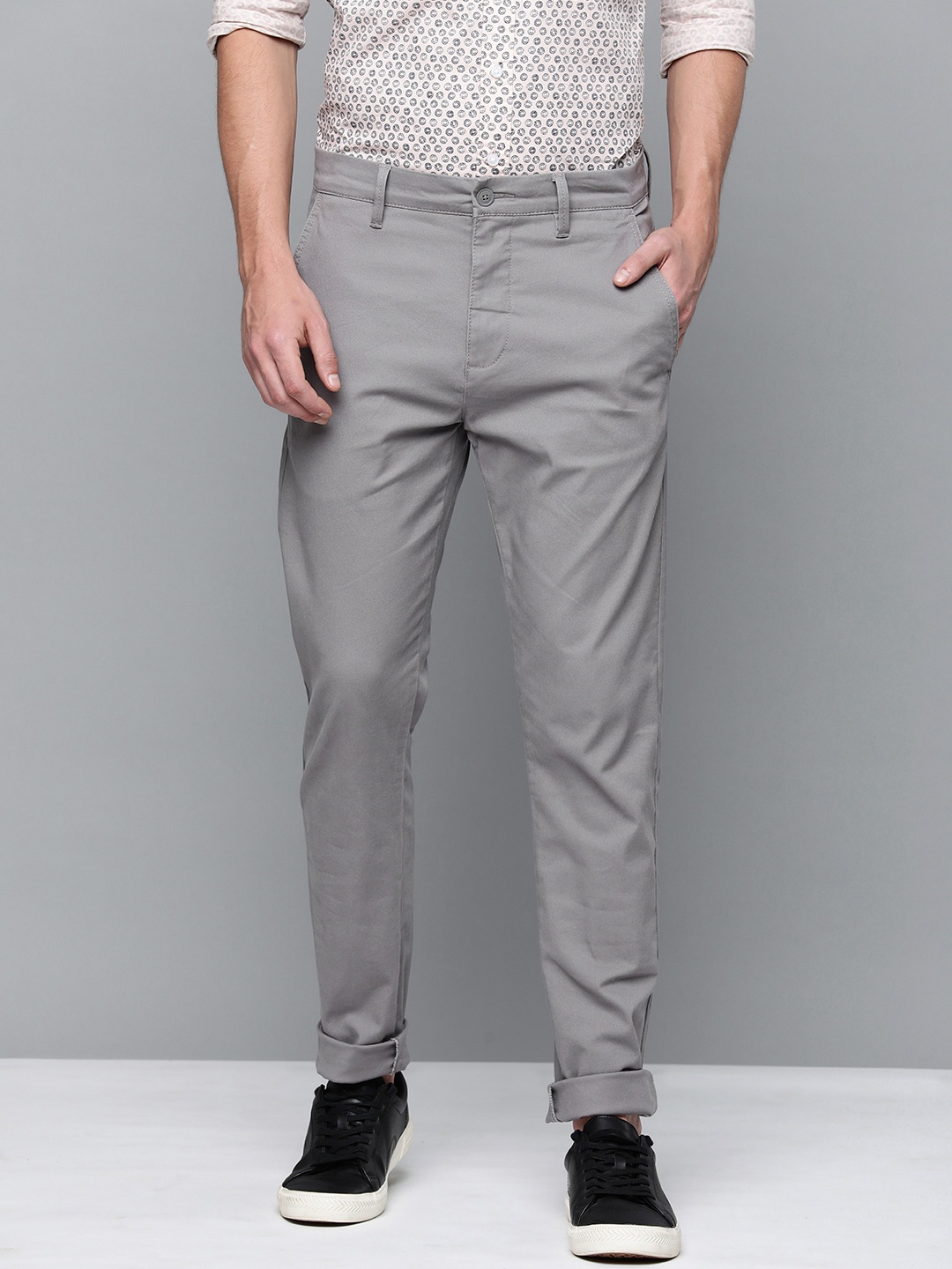 

Levis Men Grey Solid Mid Rise Slim Fit Chino Trousers