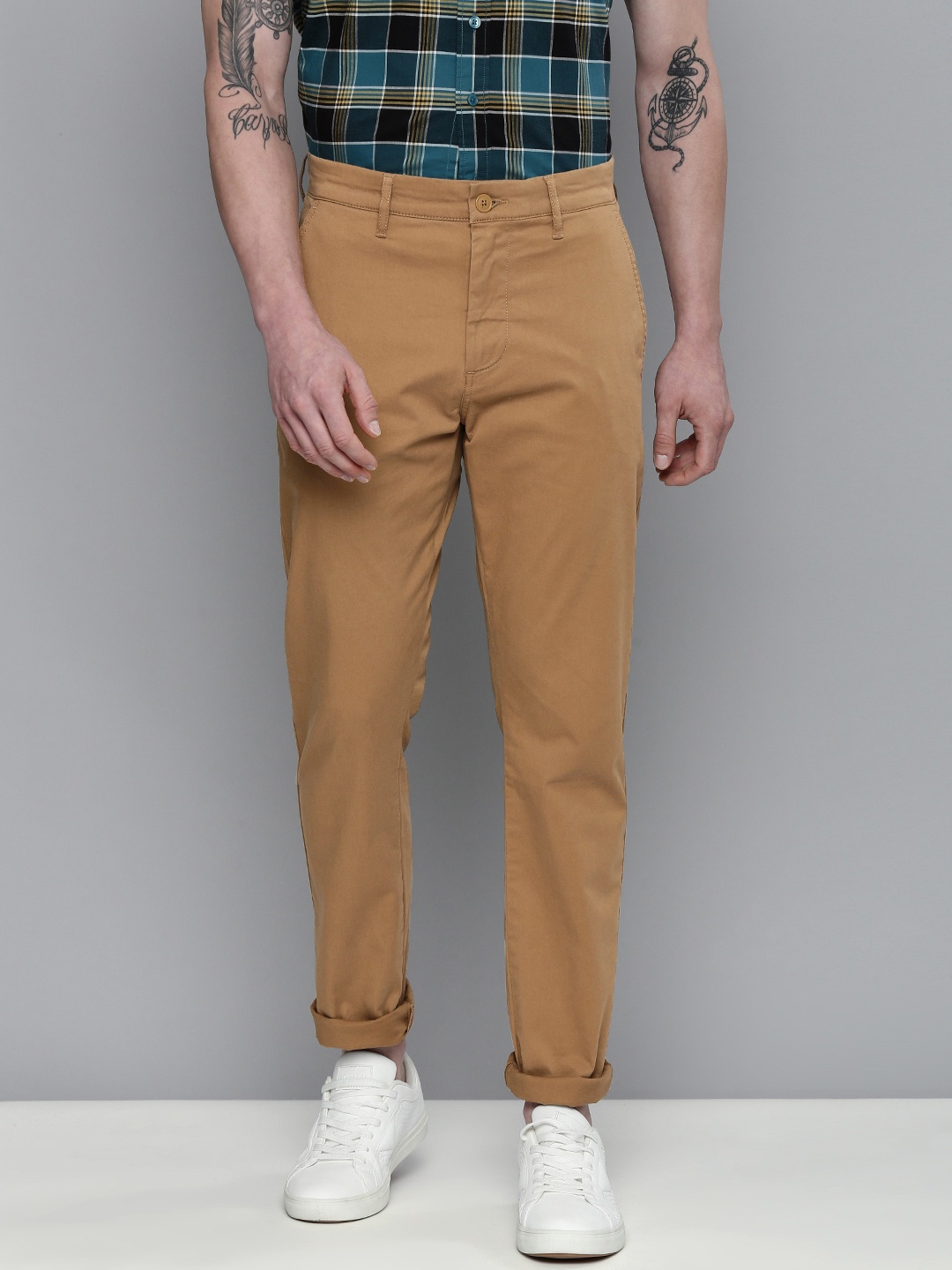 

Levis Men Camel Brown Solid Slim Fit Chinos