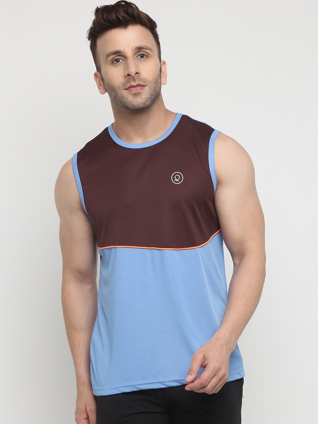 

CHKOKKO Men Brown Blue Colourblocked Gym T -Shirt