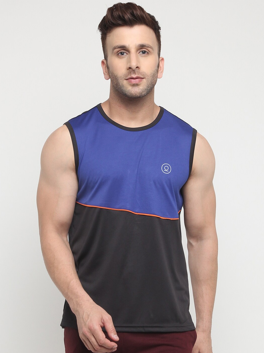

CHKOKKO Men Blue & Black Colourblocked Sports T-shirt