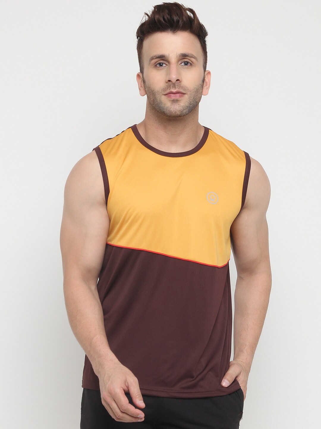 

CHKOKKO Men Mustard Yellow Colourblocked Gym T -Shirt