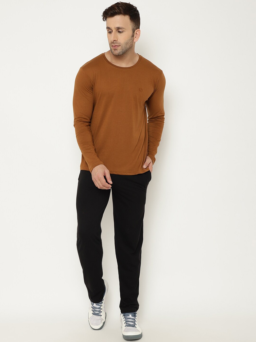 

CHKOKKO Men Brown & Black Solid Cotton Tracksuit
