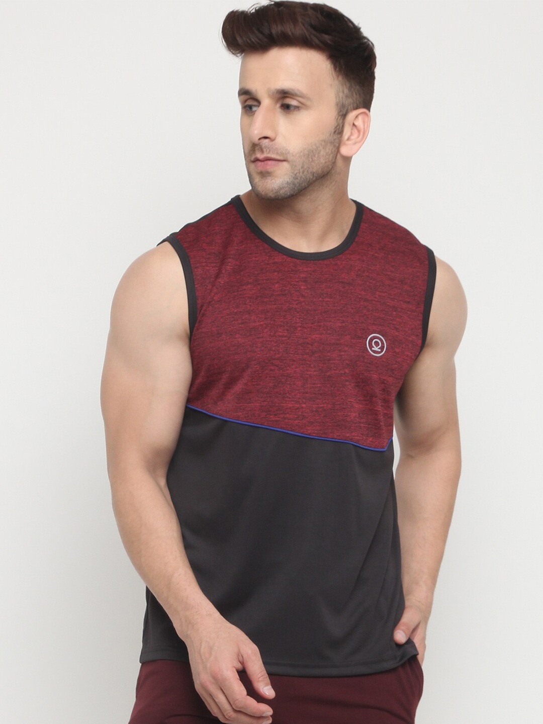 

CHKOKKO Men Maroon & Black Colourblocked Sleeveless Sports T-shirt