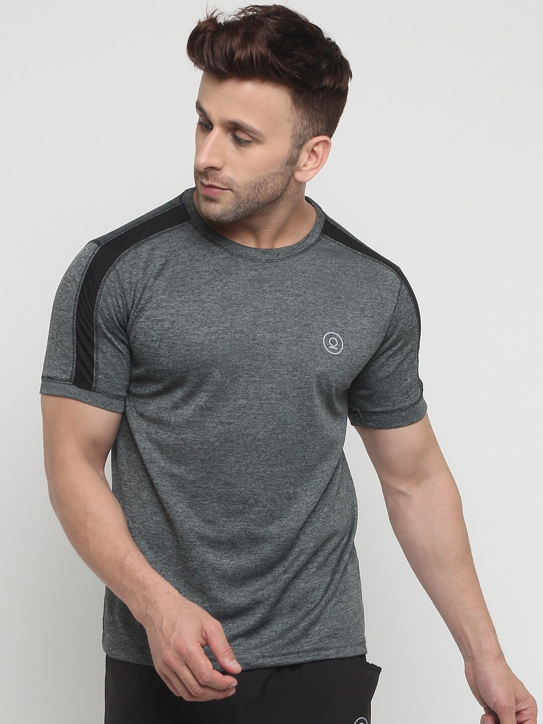 

CHKOKKO Men Grey & Black Colourblocked Dri-FIT Training or Gym T-shirt