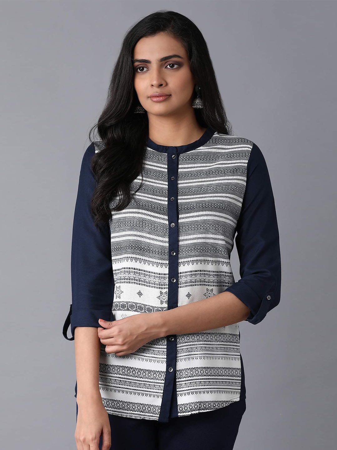 

W Navy Blue & Grey Shirt Style Top