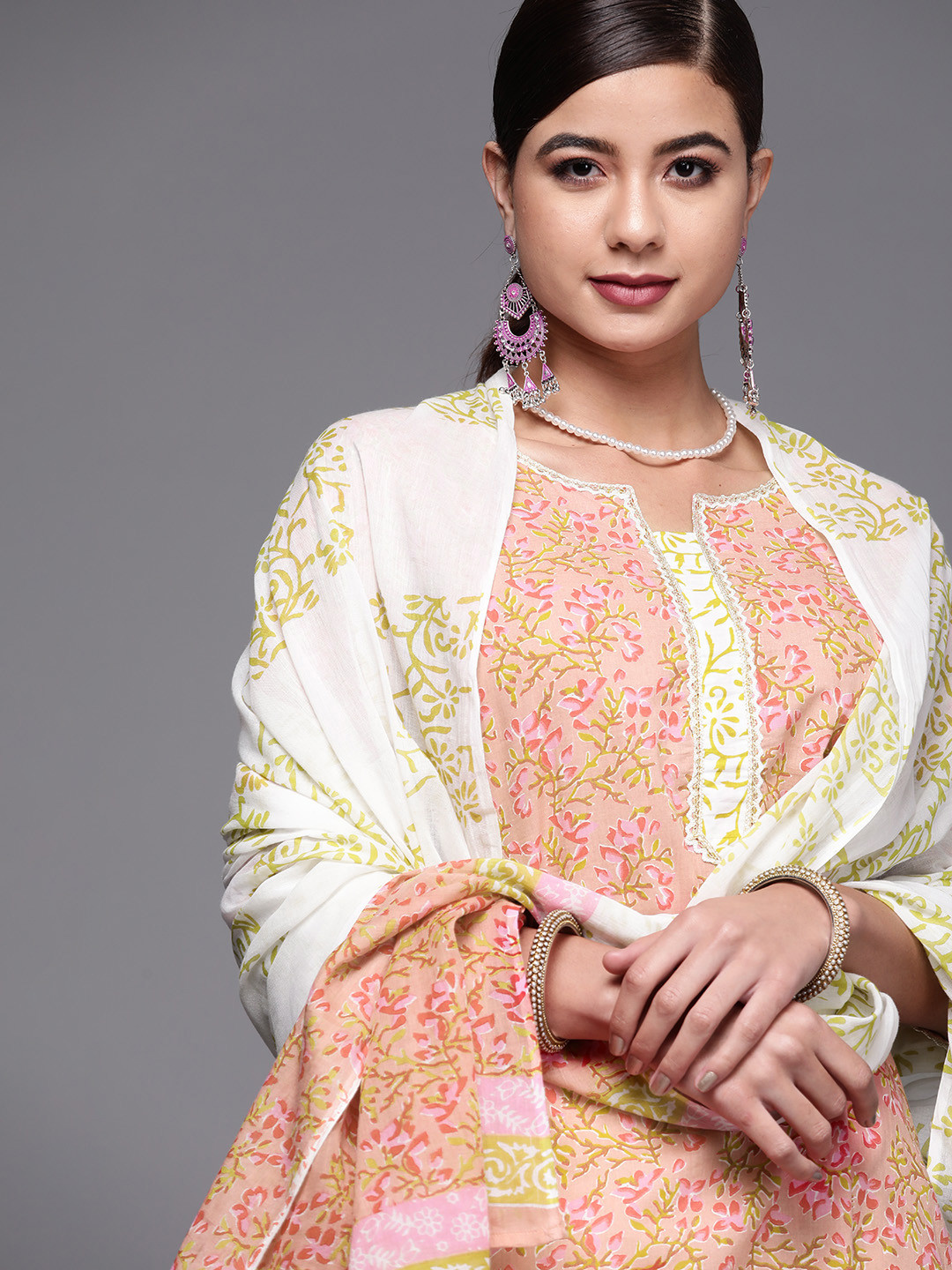 

Libas Women Pink Pure Cotton Floral Printed Thread Work Kurta with Palazzos & Dupatta