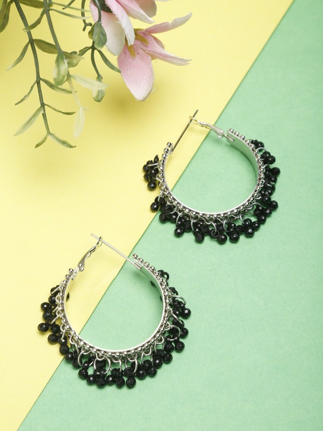 

NEUDIS Black & Silver-Toned Contemporary Drop Earrings